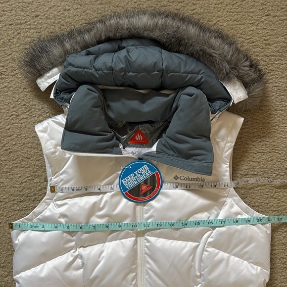 Women’s White Columbia Midnight Snow Down Vest, Large - Picture 14 of 14